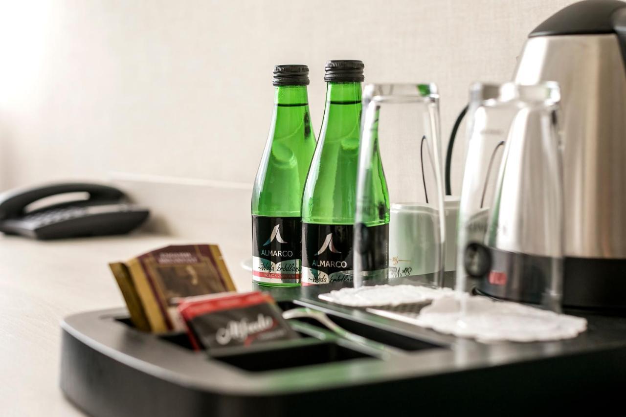 Hotel Almarco Środa Wielkopolska Esterno foto