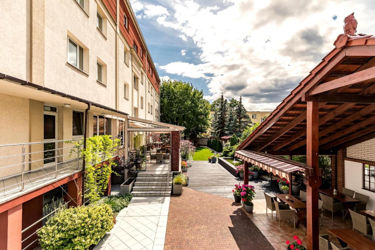 Hotel Almarco Środa Wielkopolska Esterno foto