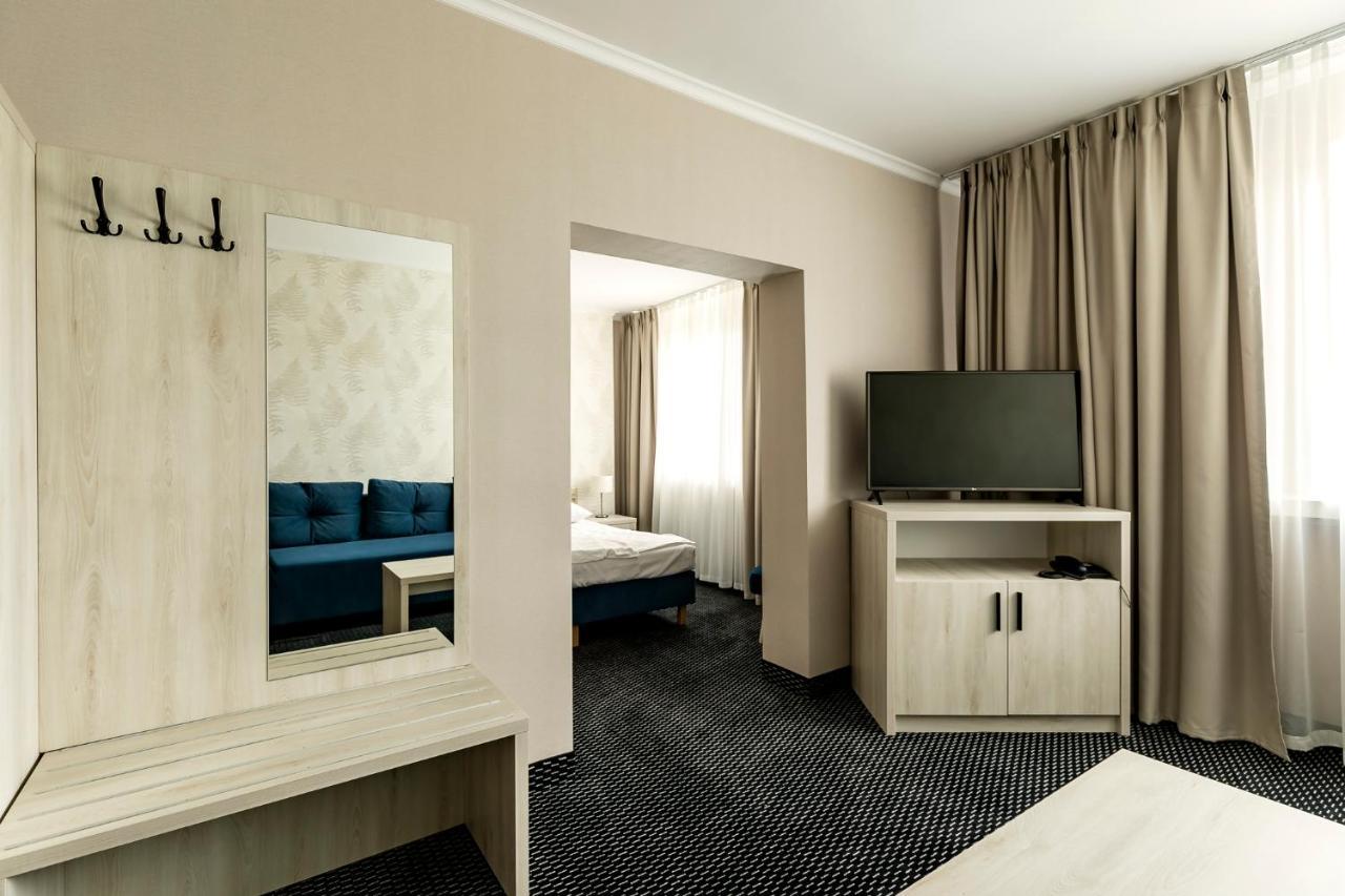 Hotel Almarco Środa Wielkopolska Esterno foto