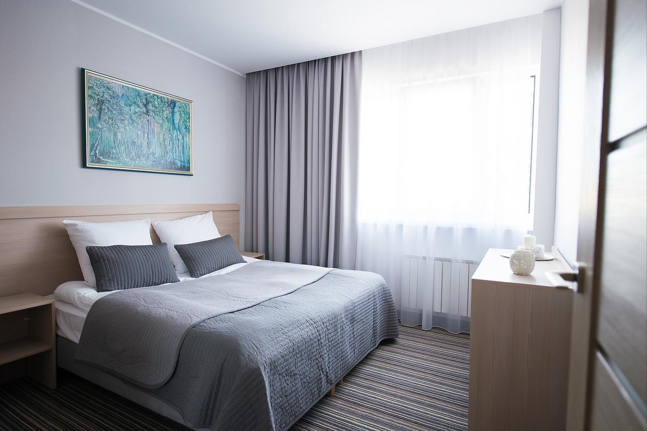 Hotel Almarco Środa Wielkopolska Esterno foto