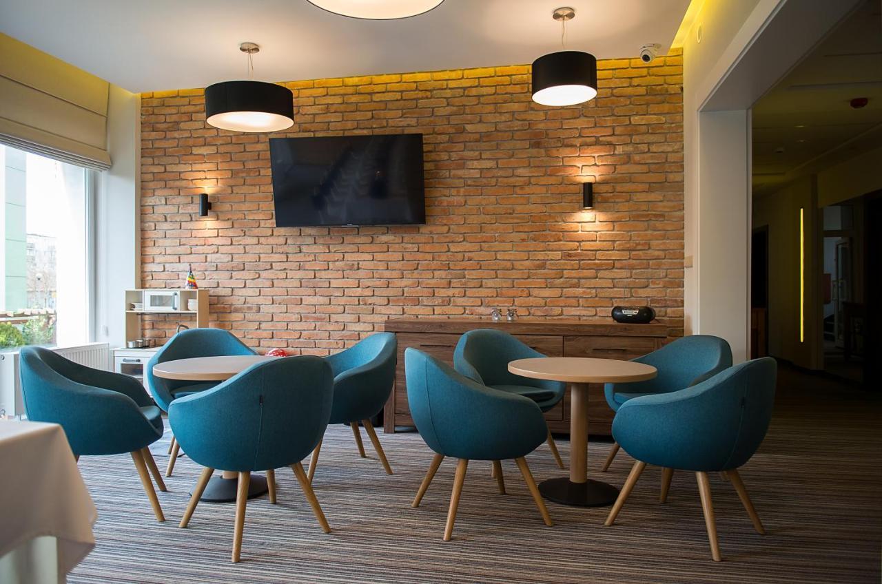 Hotel Almarco Środa Wielkopolska Esterno foto
